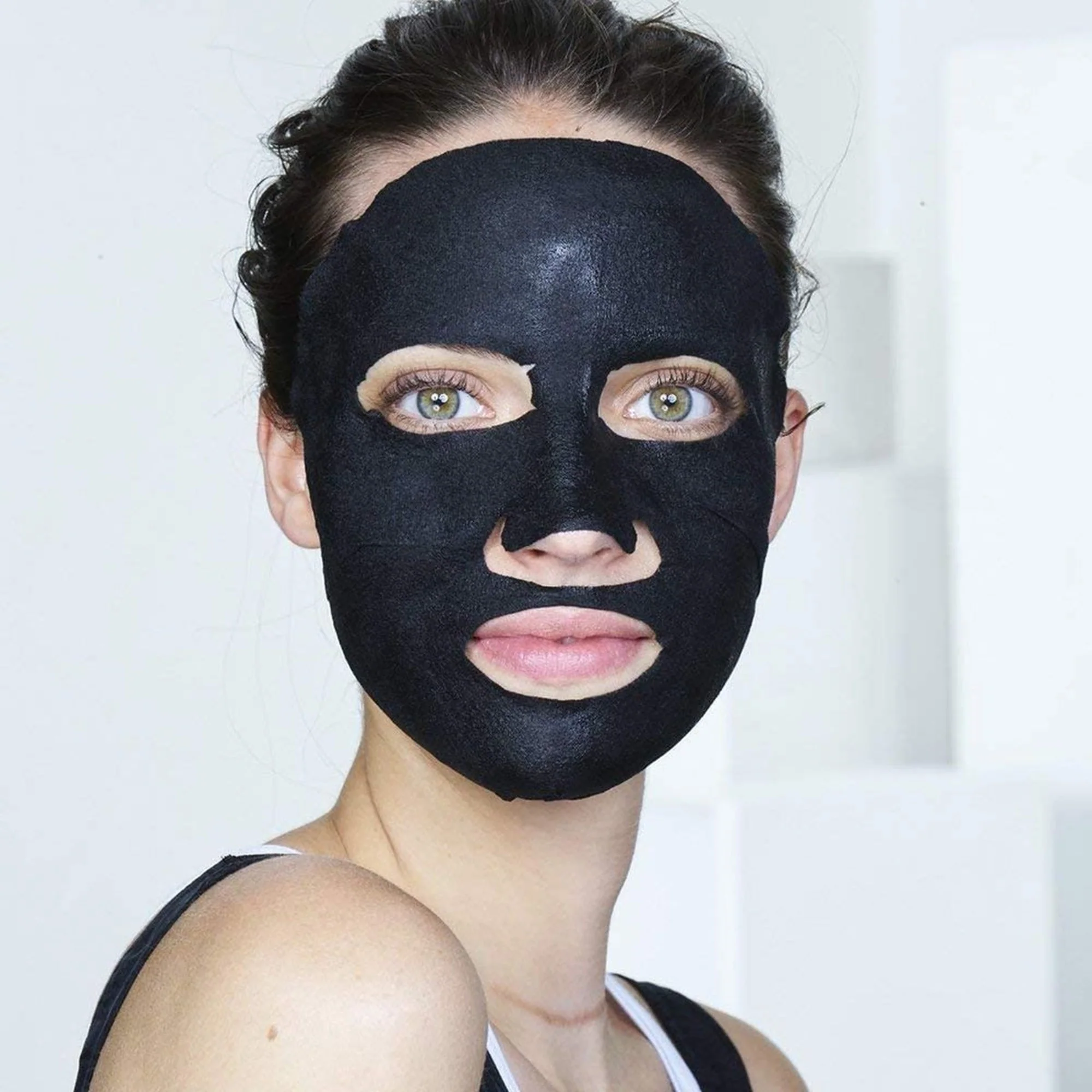 Garnier Maschera in Tessuto Pure Charcoal, Idratante per Pelli Normali o Miste, 32 ml - Image 3