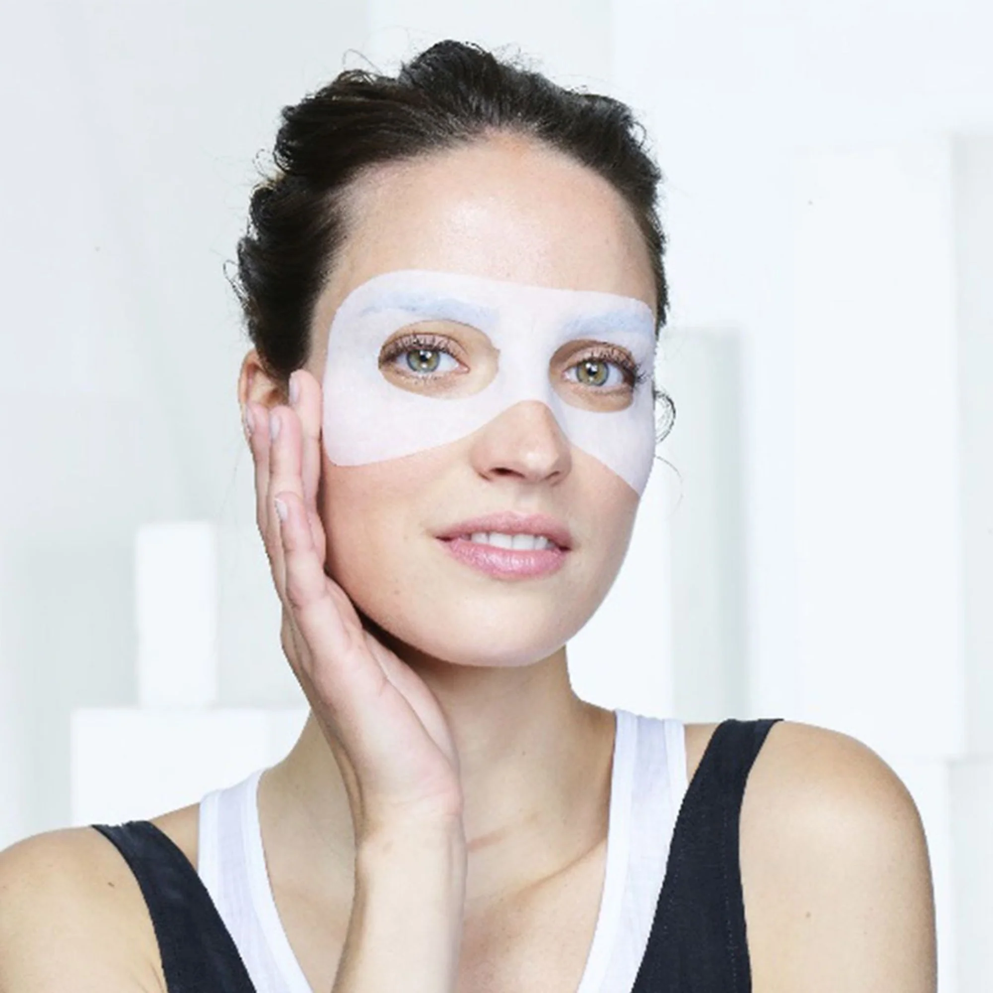 Garnier Maschera Occhi SkinActive, Arricchita con Acqua di Cocco e Acido Ialuronico - Image 2