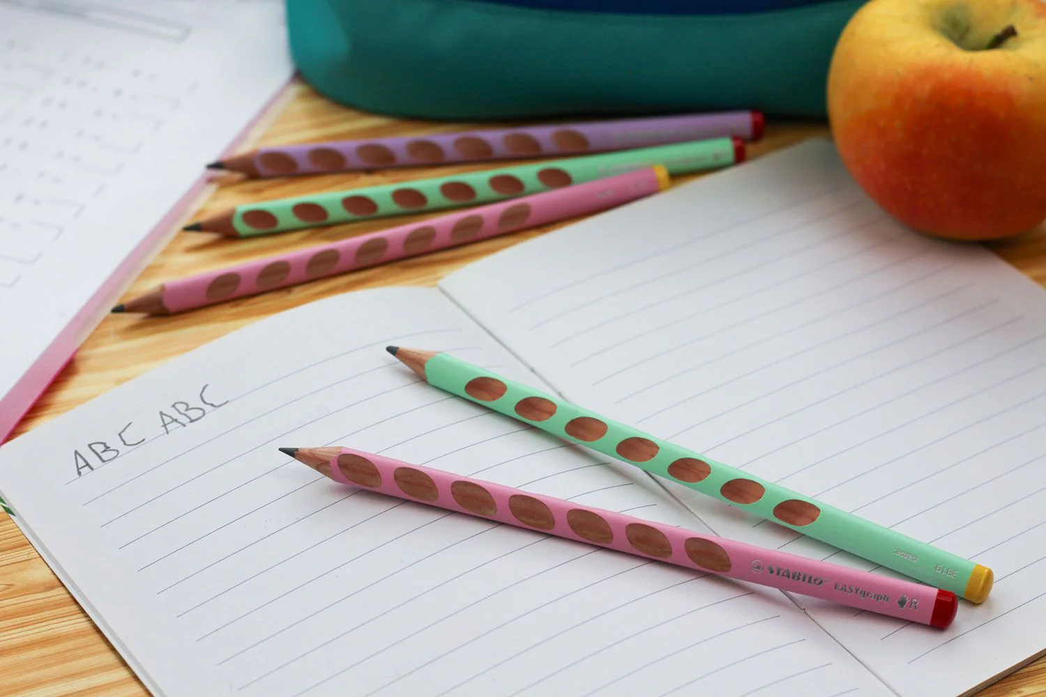 Matita Ergonomica triangolare - STABILO EASYgraph per Mancini in Rosa Pastel - Gradazione HB - Image 3