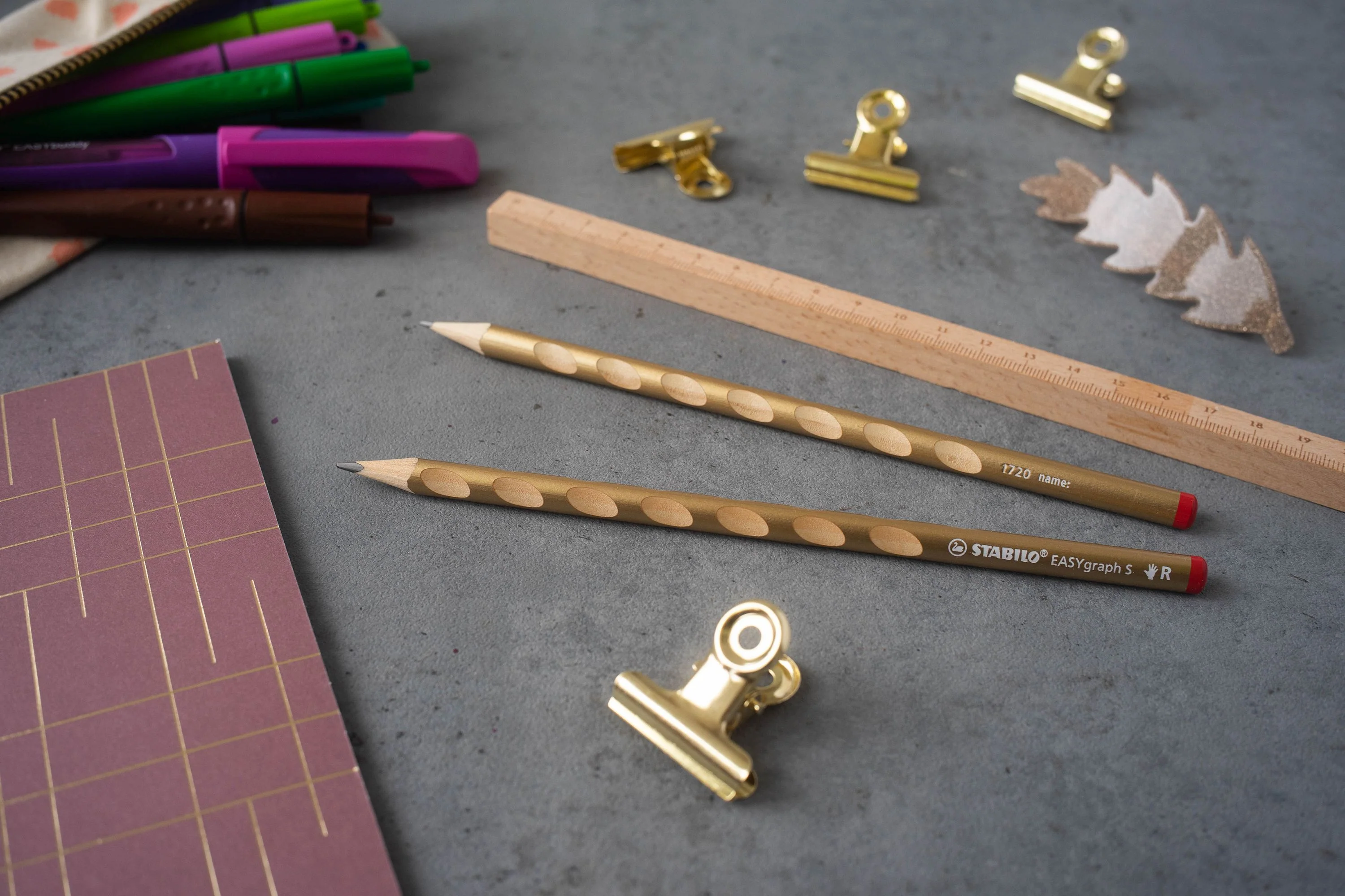 Matita Ergonomica triangolare - STABILO EASYgraph S Metallic per Destrimani in Oro - Confezione da 12 - Gradazione HB - Image 4