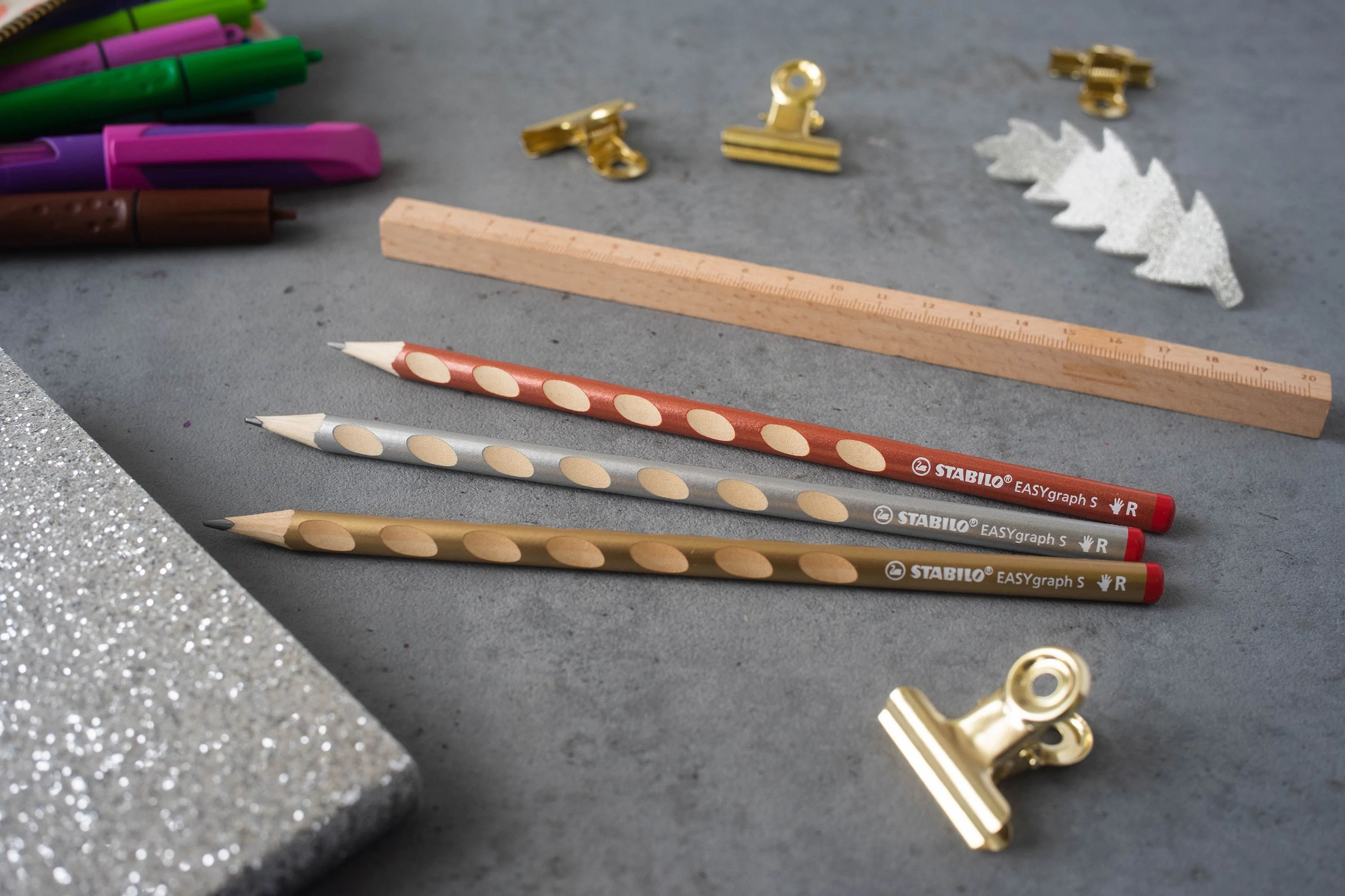 Matita Ergonomica triangolare - STABILO EASYgraph S Metallic per Destrimani in Oro - Confezione da 12 - Gradazione HB - Image 5