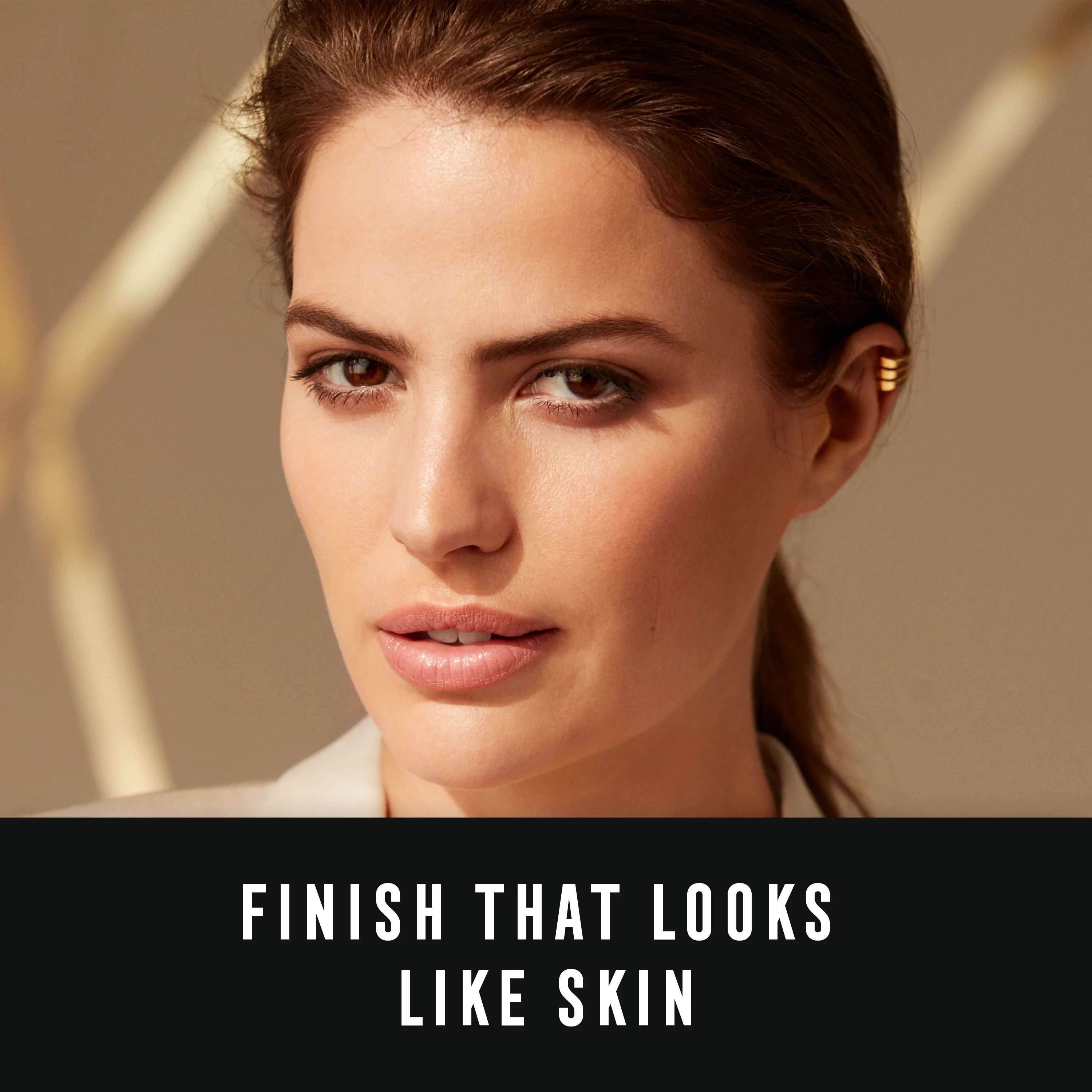 Max Factor Miracle Second Skin Fondotinta dal Finish Naturale, con Latte di Cocco Idratante e SPF 20, 06 Golden Medium - Image 6