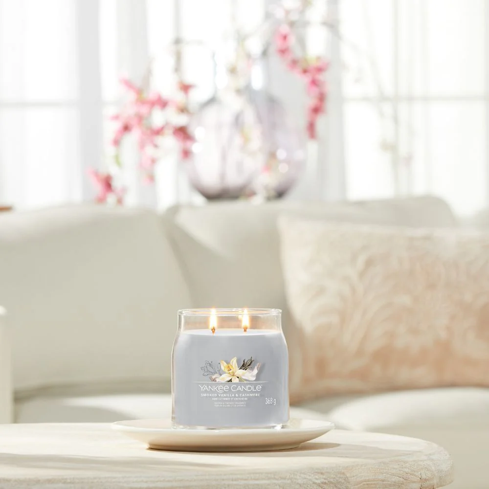 Yankee Candle Signature - Giara Media Smoked Vanilla & Cashmere - Image 2